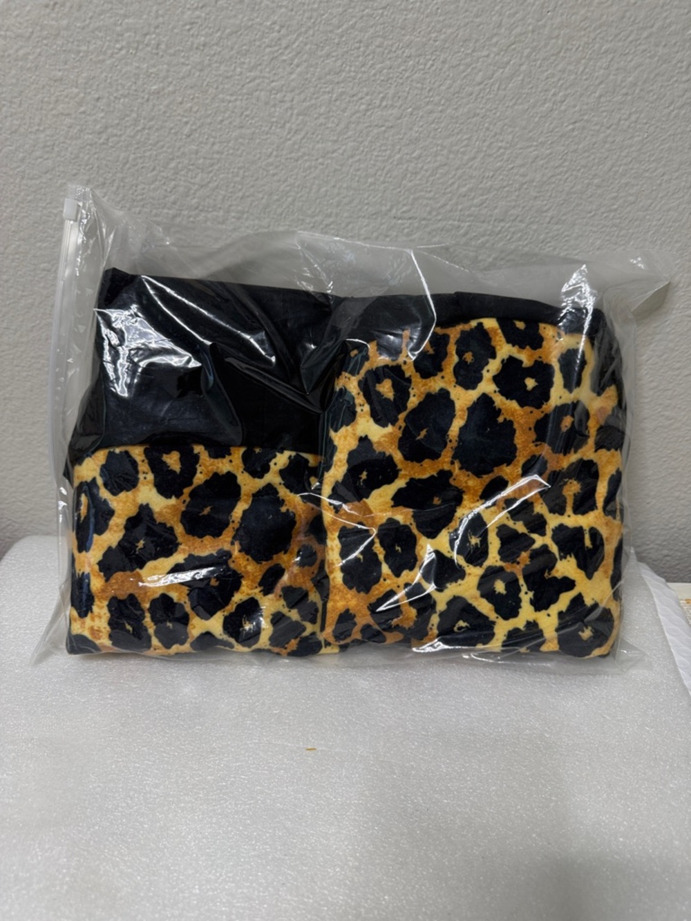 🐆🚗✨ Leopard Print Car Seat Covers – Black & Golden Brown - Picture 4 of 6